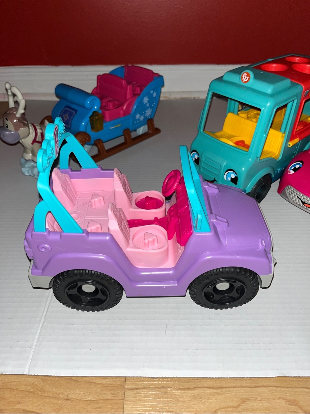 Little people Cars convertible & Jeep Barbie Taco truck 2 Sleigh Frozen Princess - Picture 6 of 16